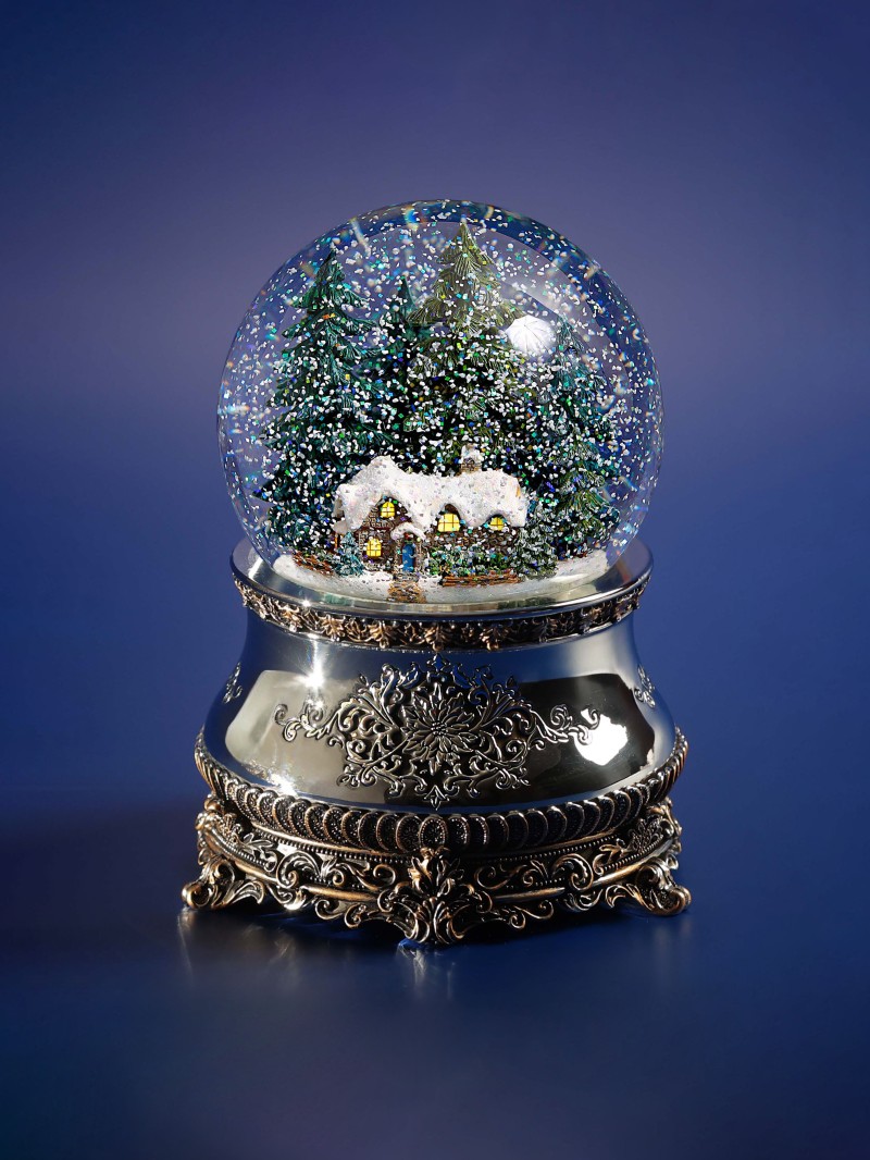Boule à neige GLASSGLOBE avec effet auto-blizzard et maison illuminée