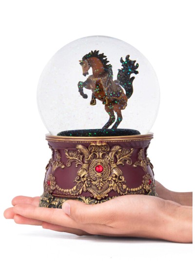 Schneekugel „Die Prächtige“ – Symbol für Stärke und Energie, mit edlem Pferd, Spieluhr und Strasssteinen
