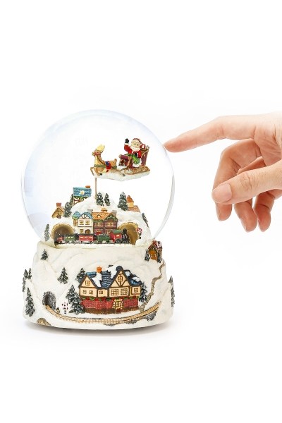 La Grande Boule à Neige « Réveillon de Noël, Le Père Noël est bientôt là ! », Un Petit Train à Vapeur Passant dans Le Village et