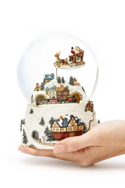 La Grande Boule à Neige « Réveillon de Noël, Le Père Noël est bientôt là ! », Un Petit Train à Vapeur Passant dans Le Village et