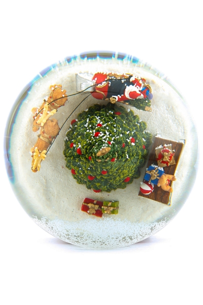 Große klassische Weihnachts-Schneekugel mit Spieluhr, Weihnachtsmann und geschmücktem Tannenbaum