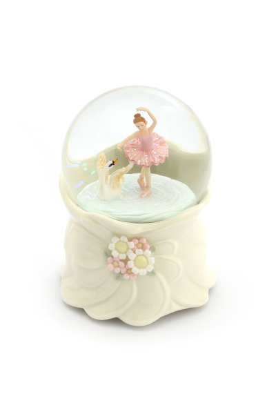 Schneekugel „Schwanensee“ – Schneekugel mit Spieluhr, Ballerina, Beleuchtung und automatischem Schneewirbel