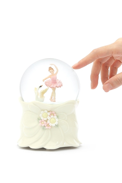 Schneekugel „Schwanensee“ – Schneekugel mit Spieluhr, Ballerina, Beleuchtung und automatischem Schneewirbel