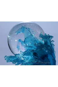 Boule à neige lumineuse moderne avec cheval et effet tourbillon