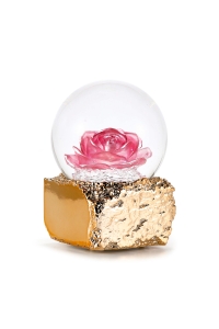 Boule à neige musicale Rose avec fleur translucide, paillettes et socle doré façon lingot